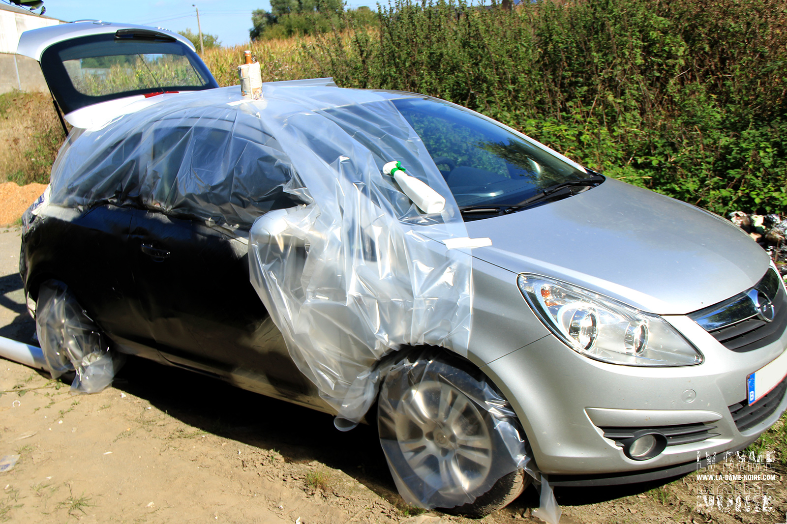 Right side of the opel corsa with paint